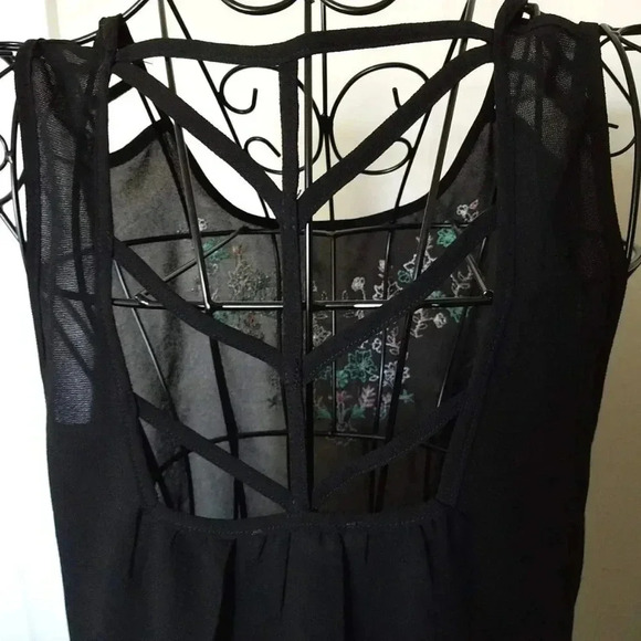 Mine Tank Top Size Medium Embroidered Ladder Back - Picture 3 of 6